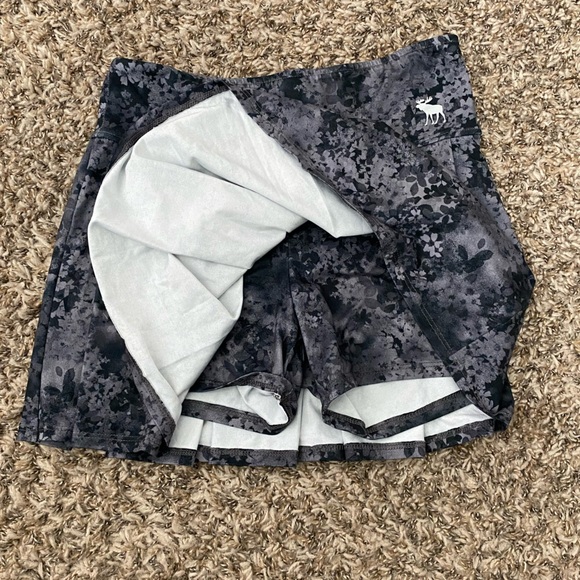 Abercrombie Kids athletic skirt/short - Picture 2 of 2